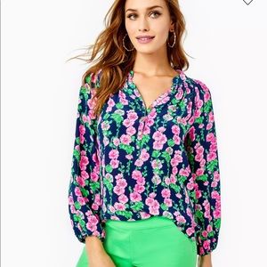 Like new, worn once. Lilly Pulitzer Elsa blouse. Size M